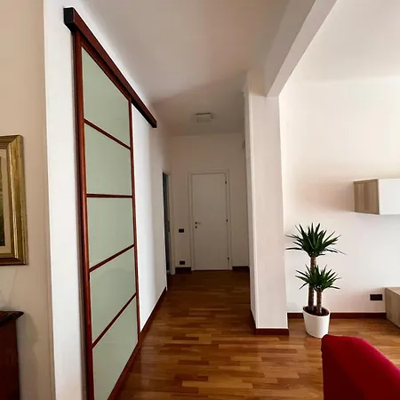Apartment Lady's