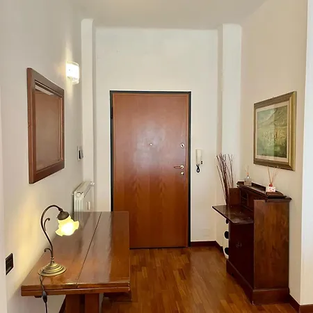 Apartment Lady's *