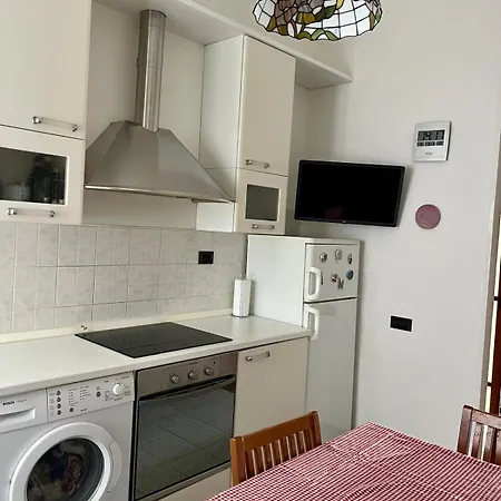 Apartment Lady's